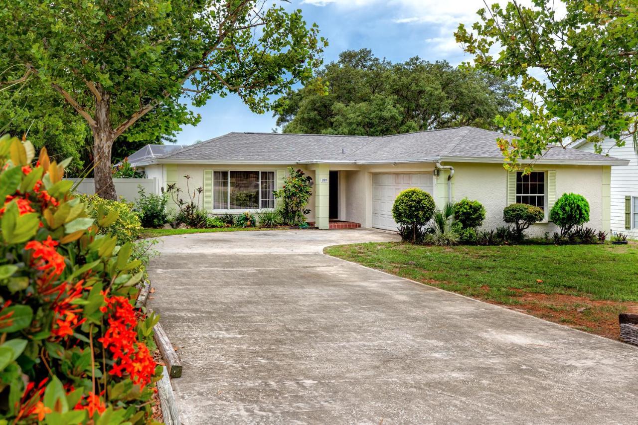 Modern Home, Heated Pool, Close To Beaches! Tarpon Springs Exterior photo